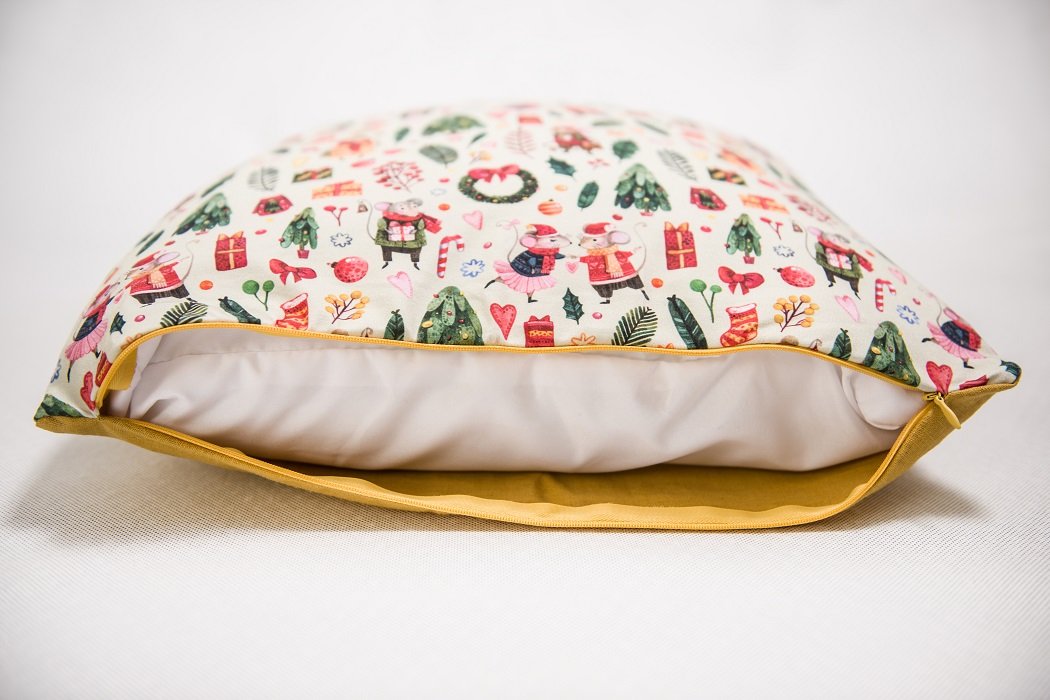 Jersey-Knit Decorative Pillow Cover with Christmas Mice